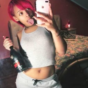 Meet your Posher, Diamonique